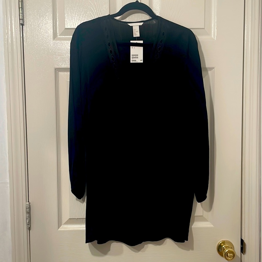 H&M Black Top in Size 6